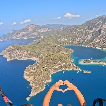 Ng Hisar * Φετιγιέ